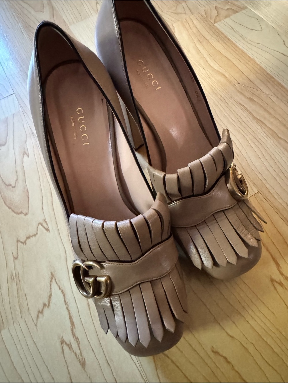 Gucci Beige Leather Kiltie Fringe Loafers with Gold GG